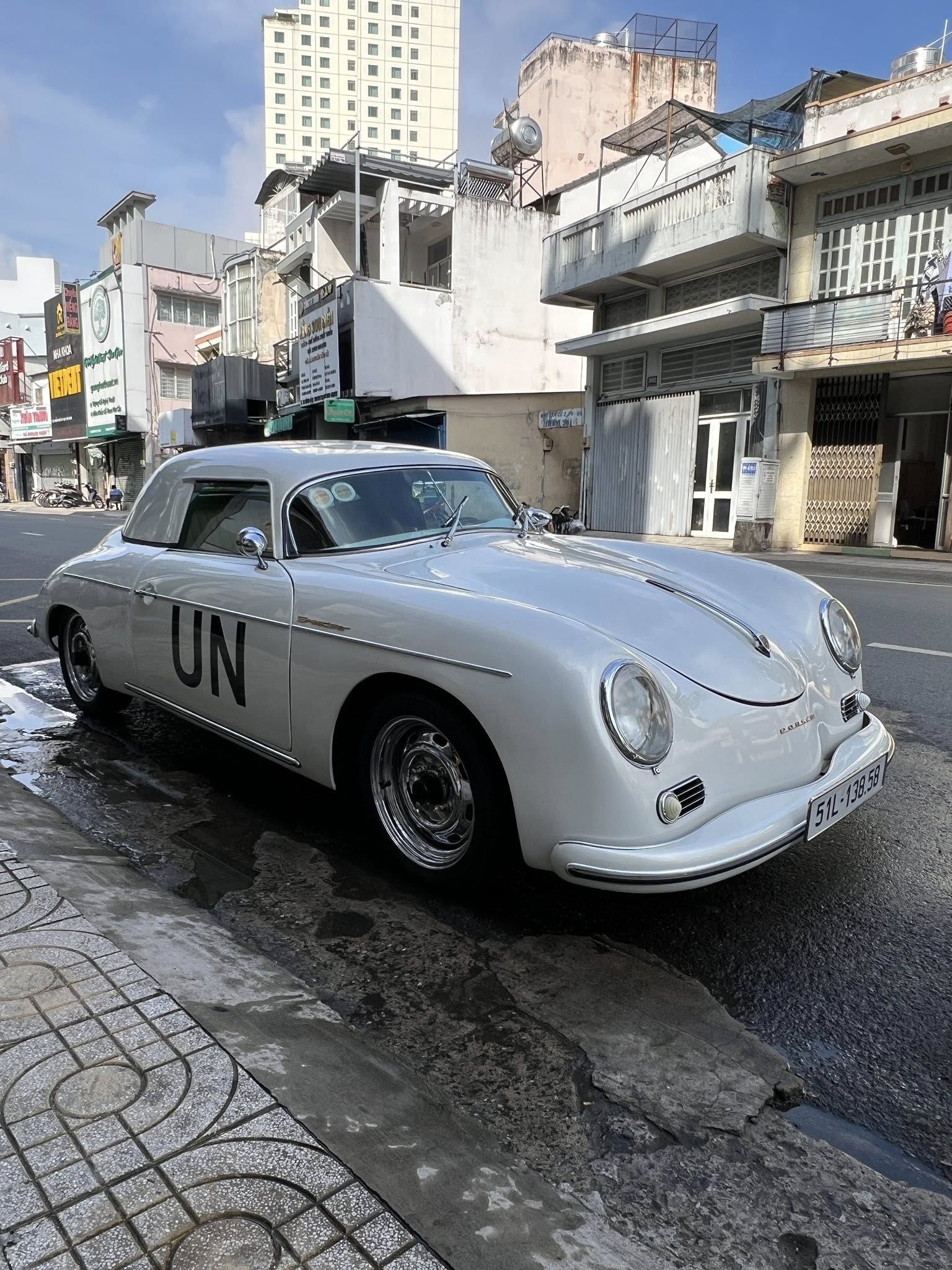 Porsche 356A Speedster hơn 70 tuổi gia nhập bộ sưu tập của ông Đặng Lê Nguyên Vũ, tra giá mới biết ngang ngửa siêu xe đời mới- Ảnh 3.