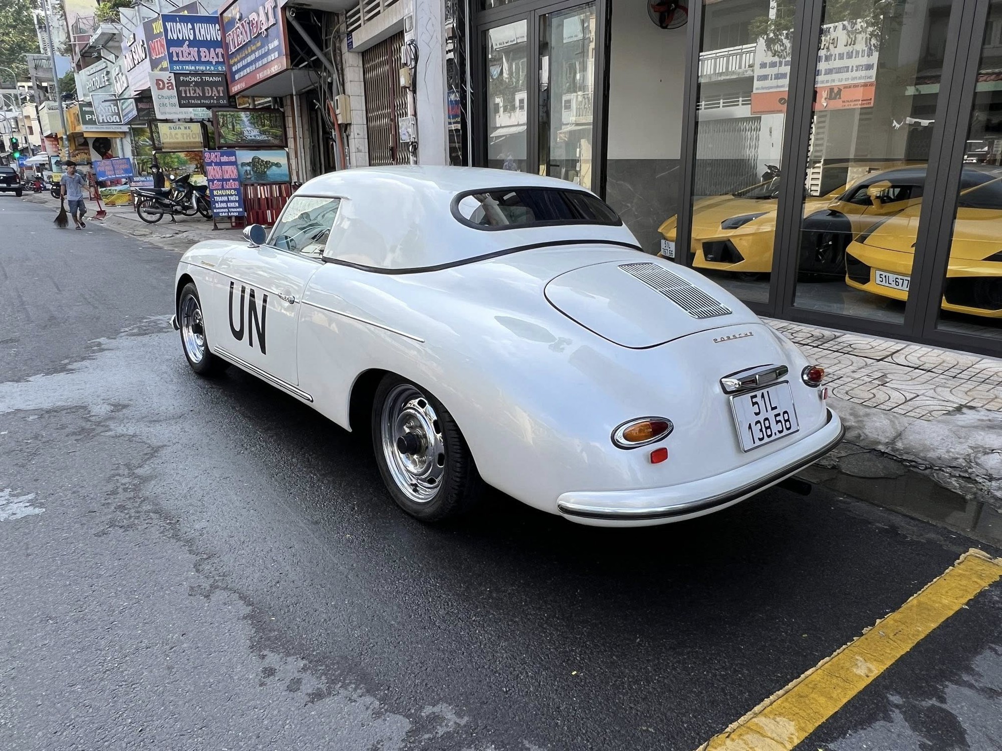 Porsche 356A Speedster hơn 70 tuổi gia nhập bộ sưu tập của ông Đặng Lê Nguyên Vũ, tra giá mới biết ngang ngửa siêu xe đời mới- Ảnh 5.