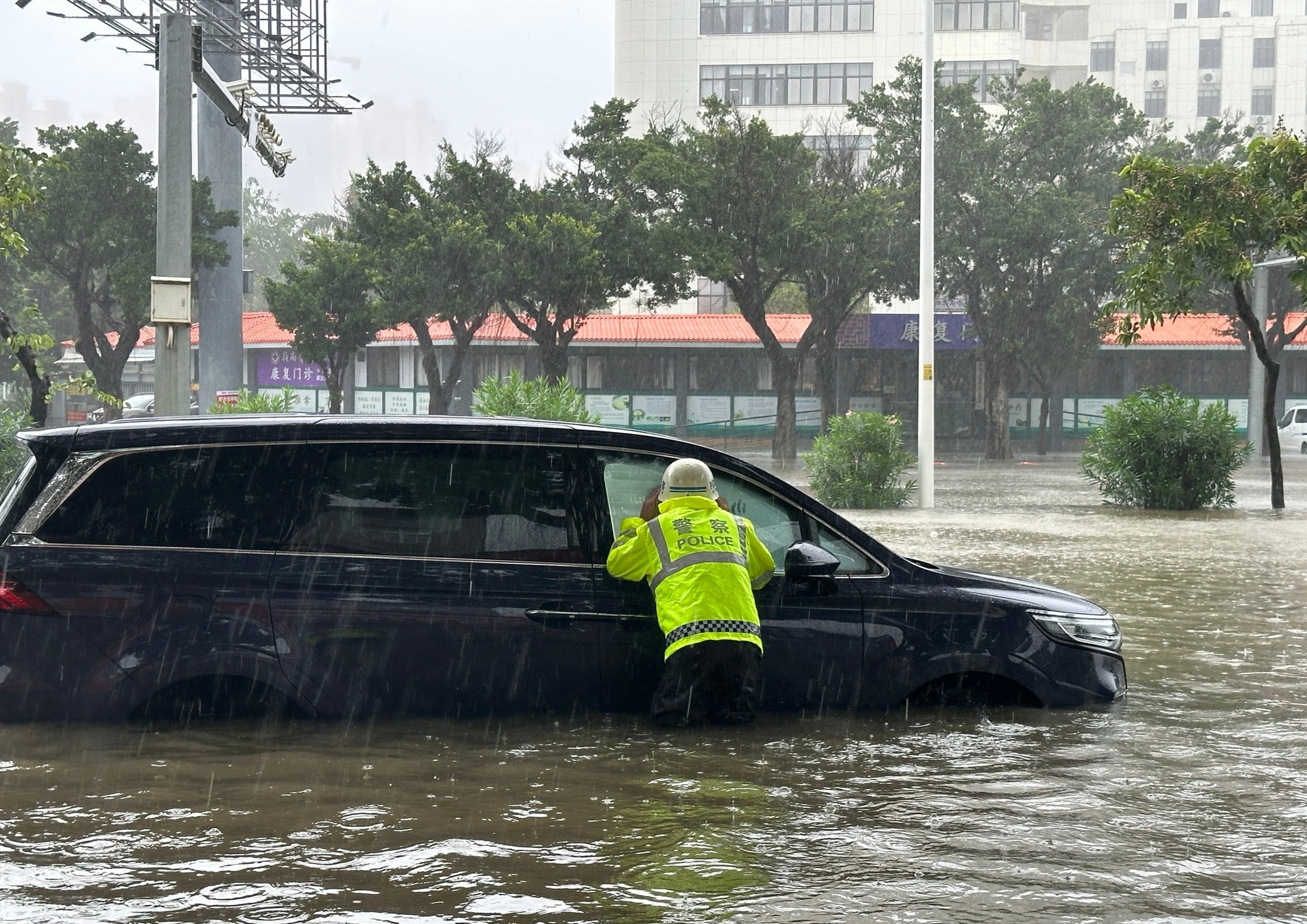 Những hình ảnh cận cảnh bão Matmo càn quét Trung Quốc- Ảnh 3. Những hình ảnh cận cảnh bão Matmo càn quét Trung Quốc- Ảnh 3.