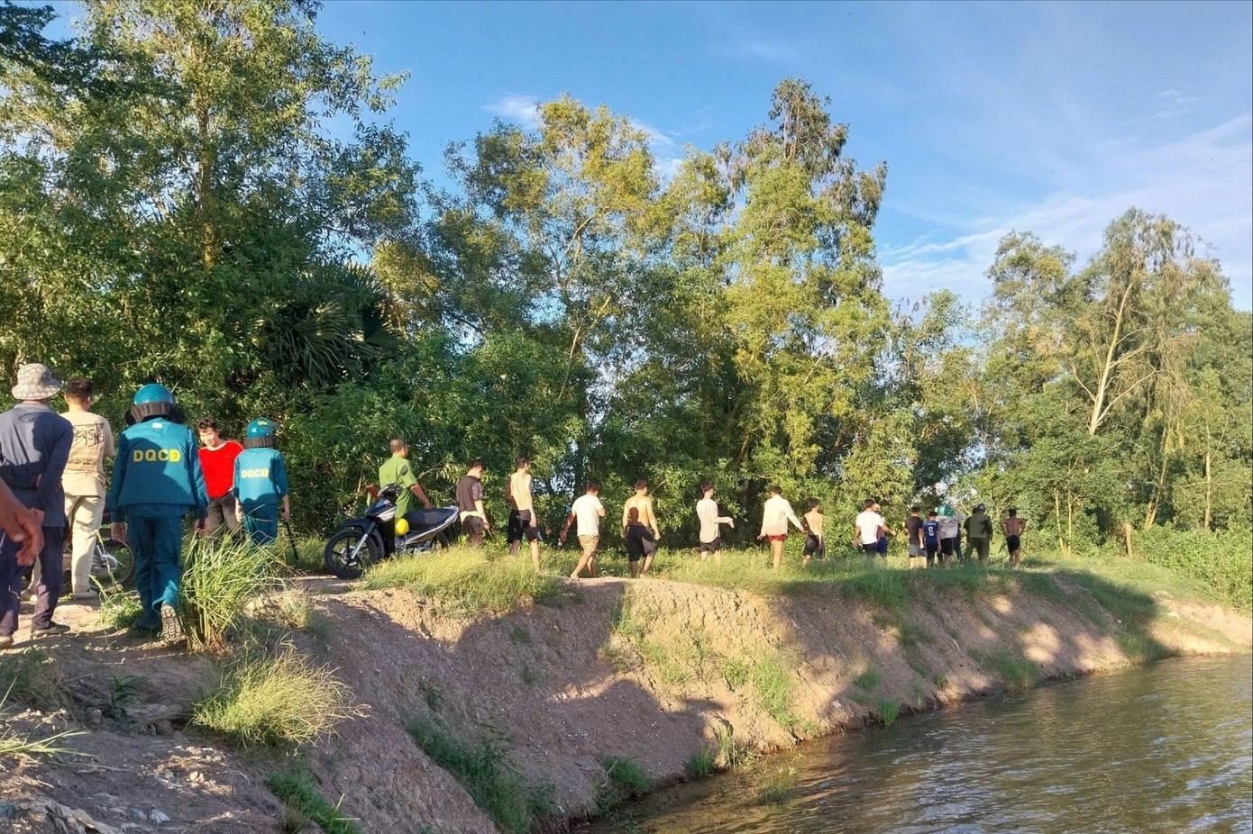 Truy bắt nh&oacute;m học vi&ecirc;n bỏ trốn khỏi cơ sở cai nghiện ở An Giang- Ảnh 1.