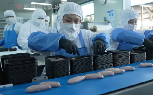 Ly hôn, nợ ngập đầu, doanh nhân Trung Quốc làm lại đời nhờ... bán xúc xích nướng, tạo nên thương hiệu 'viral' cõi mạng- Ảnh 3. Ly hôn, nợ ngập đầu, doanh nhân Trung Quốc làm lại đời nhờ... bán xúc xích nướng, tạo nên thương hiệu 'viral' cõi mạng- Ảnh 3.