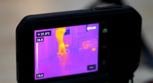 Một công ty Nhật Bản hốt bạc từ “nhà ma”: Nhân viên đặt máy đo trường điện từ, camera nhiệt, máy ghi âm để xem... hiện tượng lạ- Ảnh 4. Một công ty Nhật Bản hốt bạc từ “nhà ma”: Nhân viên đặt máy đo trường điện từ, camera nhiệt, máy ghi âm để xem... hiện tượng lạ- Ảnh 4.