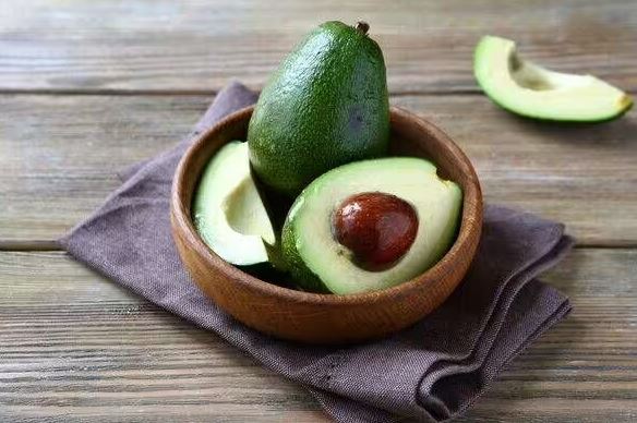 C&aacute;ch l&agrave;m bơ nhanh ch&iacute;n chỉ trong 2 ph&uacute;t: Ho&agrave;n to&agrave;n tự nhi&ecirc;n, kh&ocirc;ng tốn k&eacute;m!