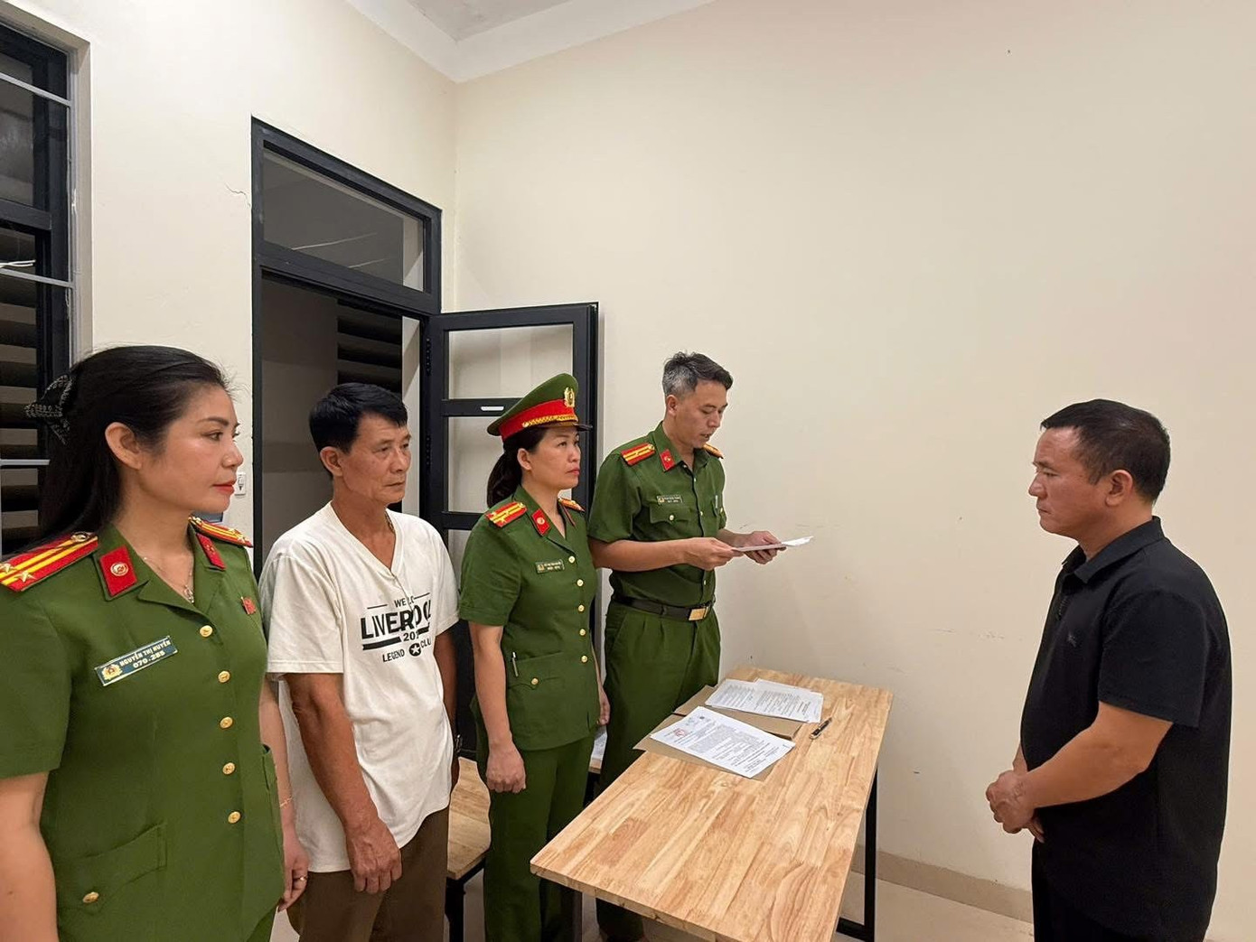 ‘Trùm’ xử lý rác thải ở Hải Phòng vừa bị tạm giam là ai?- Ảnh 2.