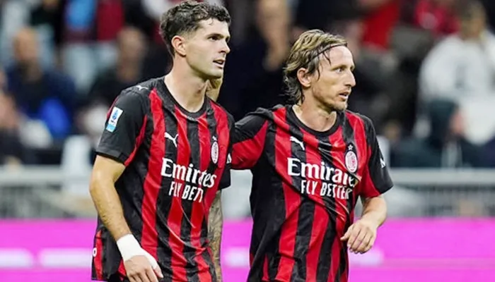 AC Milan chia điểm với Juventus, Napoli và AS Roma vượt lên- Ảnh 1.