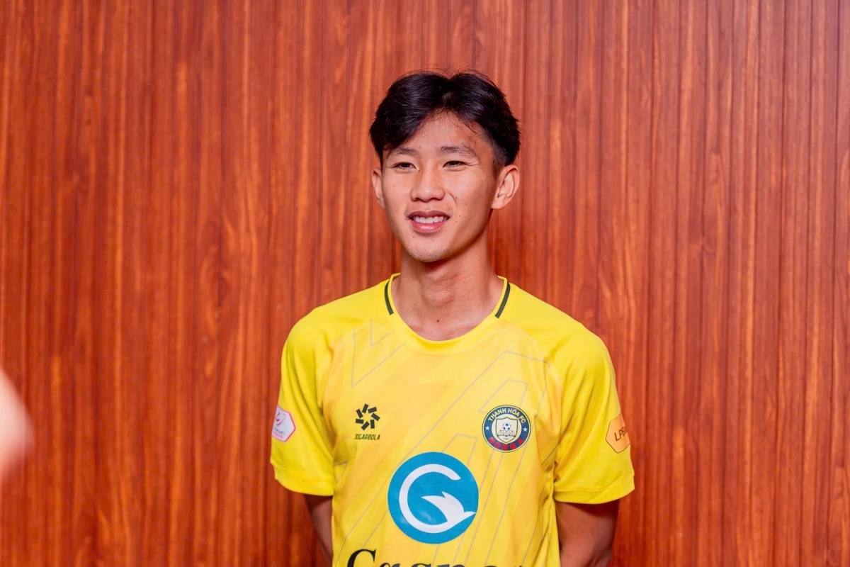 Tuyển Lào triệu tập cầu thủ gốc Việt để đấu với Malaysia- Ảnh 1. Tuyển Lào triệu tập cầu thủ gốc Việt để đấu với Malaysia- Ảnh 1.