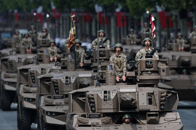 Qu&acirc;n đội Ph&aacute;p được n&acirc;ng cấp để sẵn s&agrave;ng chiến đấu 'ngay tối nay'- Ảnh 1.