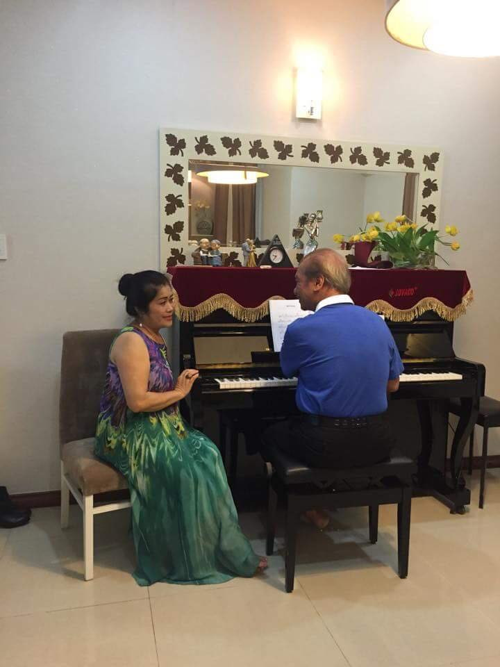 Vợ kém 18 tuổi của NSND Trần Hiếu phải tắt điện thoại, thông báo thẳng "chồng tôi còn sống"- Ảnh 3. Vợ kém 18 tuổi của NSND Trần Hiếu phải tắt điện thoại, thông báo thẳng "chồng tôi còn sống"- Ảnh 3.