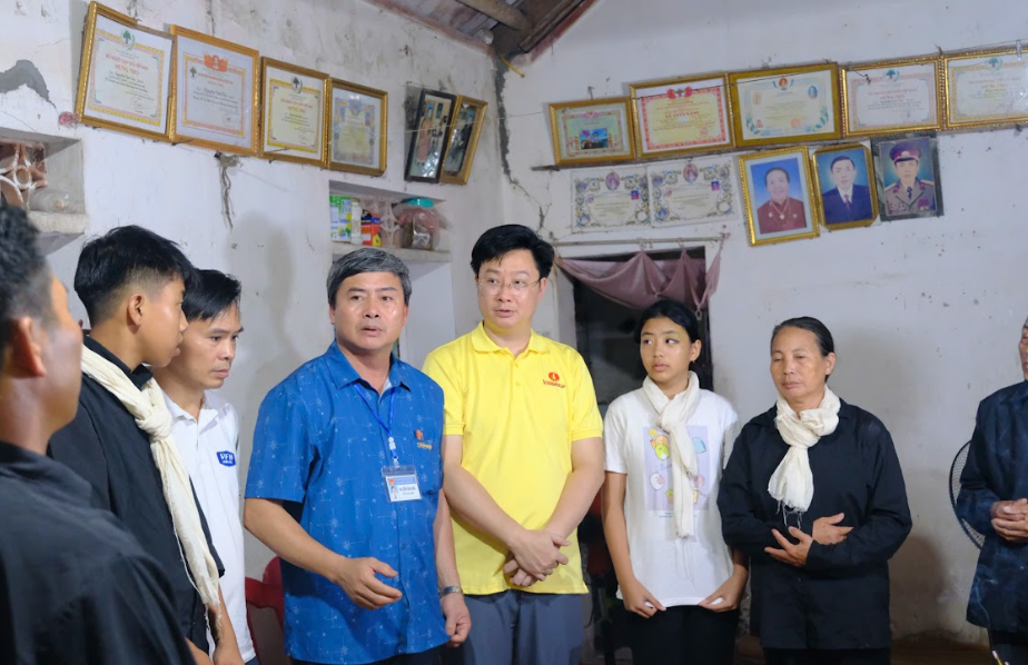 Vingroup ủng hộ 500 tỷ, sau 5 ngày cứu trợ Vingroup ủng hộ 500 tỷ, sau 5 ngày cứu trợ