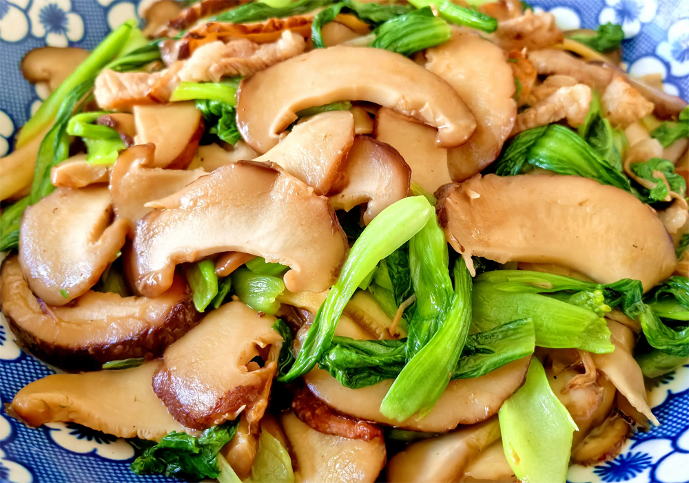 Đừng bỏ lỡ 3 loại rau mùa thu rẻ tiền nhưng là "vua canxi tự nhiên" cho cả gia đình- Ảnh 1.