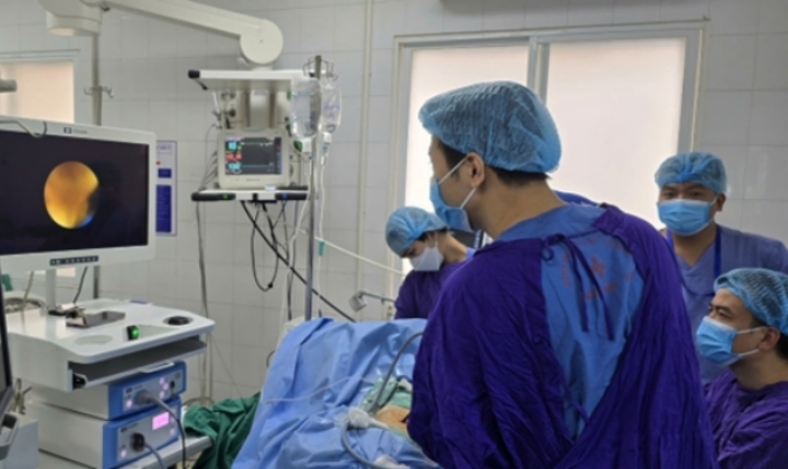 Ống thông niệu quản 'ngủ quên' trong cơ thể người phụ nữ suốt 15 năm- Ảnh 1.