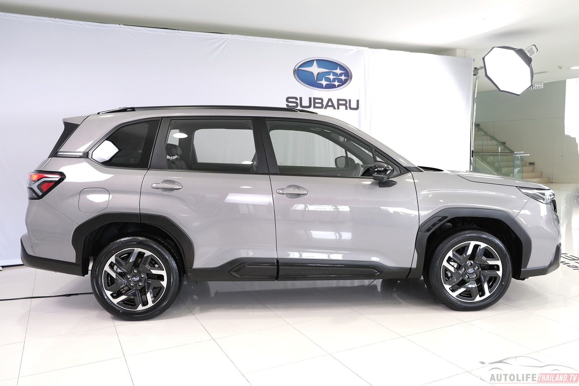 Subaru Forester 2026 tiếp tục về ĐNÁ, quy đổi 2,1 tỷ đồng: Thiết kế lột xác, mạnh hơn nhưng cần một điều để thuyết phục khách Việt khi bán tháng sau- Ảnh 9.