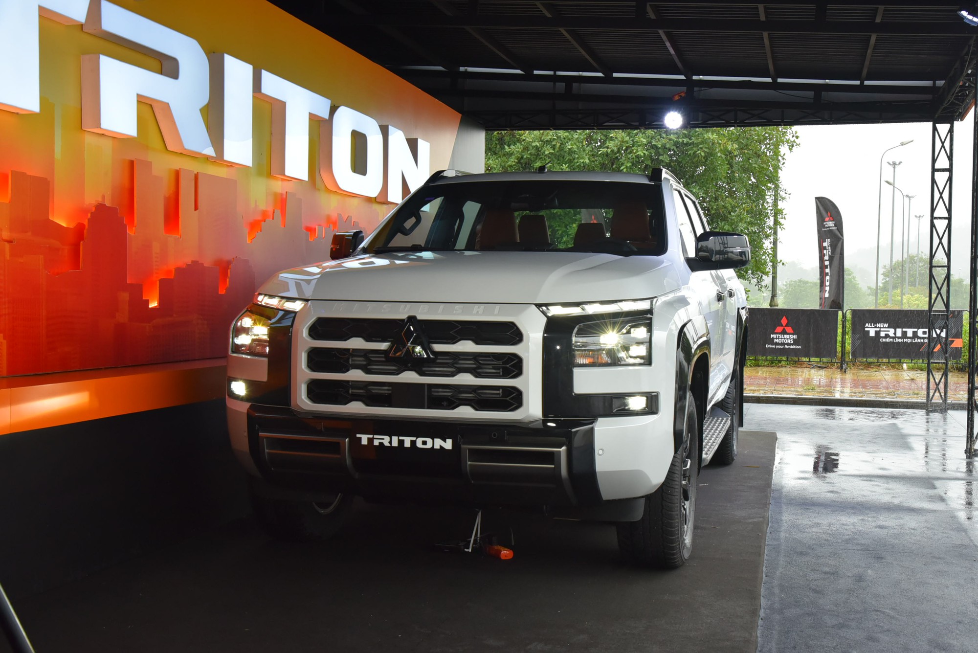 Mitsubishi Xpander 2025 vừa ra mắt đ&atilde; khuyến m&atilde;i gần 80 triệu: Bản cao cấp 'trừ hết' c&ograve;n dưới 600 triệu đồng, th&ecirc;m &aacute;p lực cho BR-V, Veloz Cross- Ảnh 9.