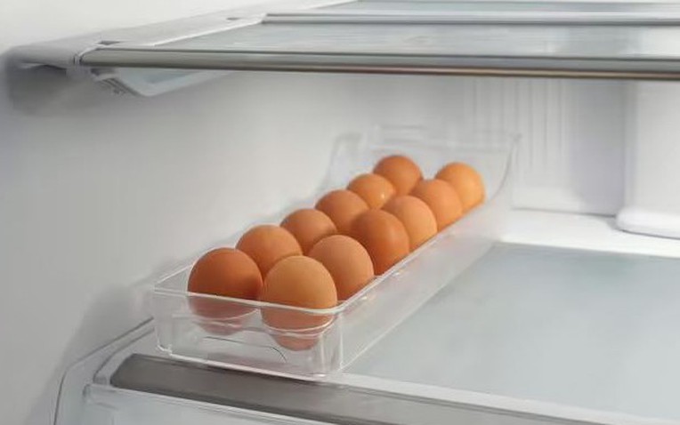 Trứng sẽ tươi lâu bất ngờ nếu được bảo quản ở vị trí này trong tủ lạnh - không phải cánh tủ- Ảnh 1. Trứng sẽ tươi lâu bất ngờ nếu được bảo quản ở vị trí này trong tủ lạnh - không phải cánh tủ- Ảnh 1.