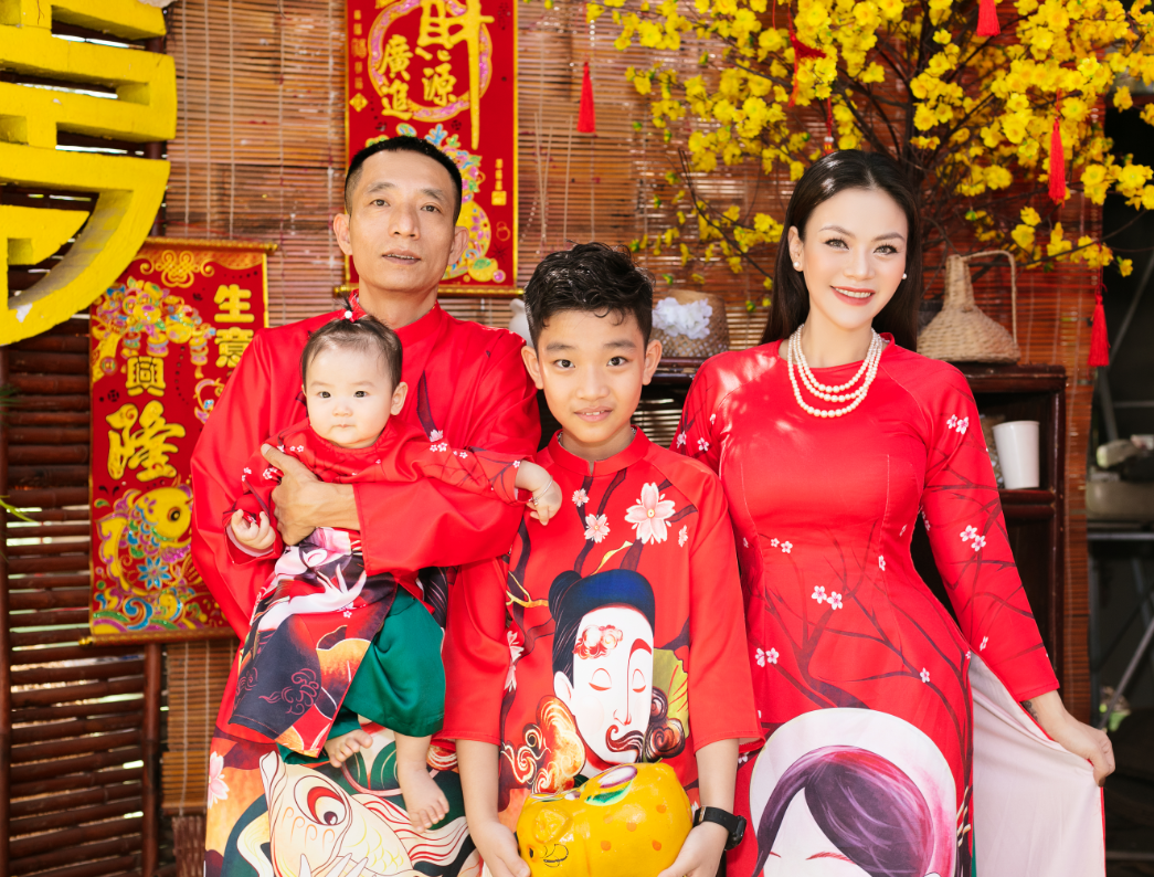 Nữ ca sĩ Việt lấy chồng hơn 8 tuổi: Nữ ca sĩ Việt lấy chồng hơn 8 tuổi: