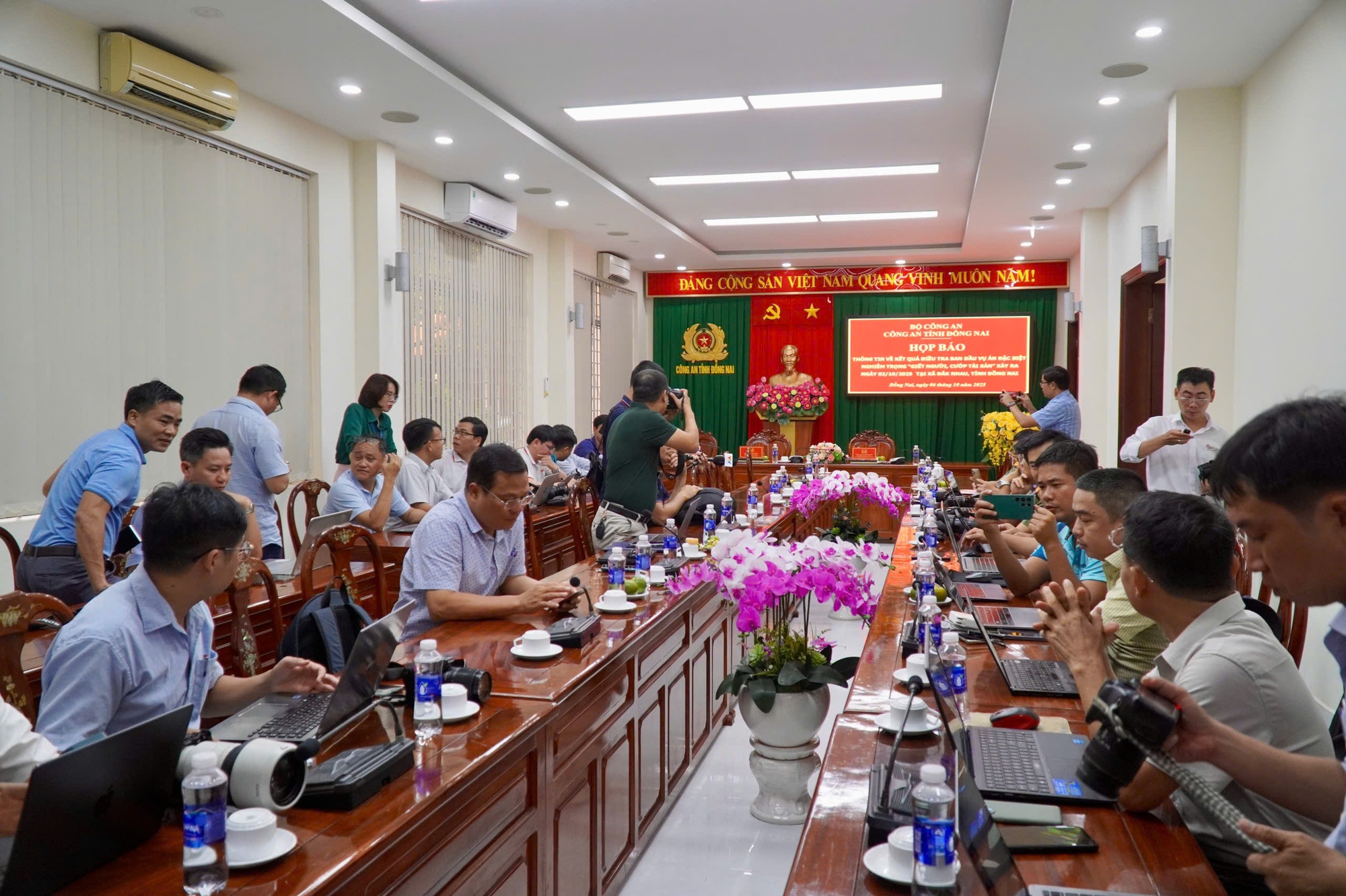 Gi&aacute;m đốc C&ocirc;ng an Đồng Nai th&ocirc;ng tin vụ 3 người trong gia đ&igrave;nh bị s&aacute;t hại- Ảnh 2.