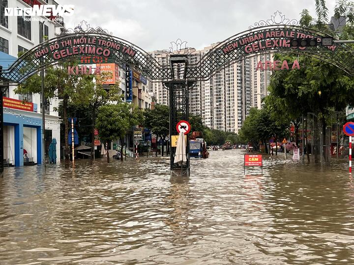 Giữa m&ugrave;a mưa b&atilde;o, m&ocirc;i giới đua nhau quảng c&aacute;o b&aacute;n nh&agrave; 'kh&ocirc;ng ngập lụt'- Ảnh 3.