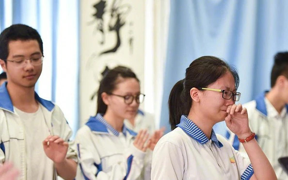 Thi ĐH đạt Á khoa toàn quốc nhưng vẫn bị đánh trượt, nữ sinh 20 tuổi kiện Sở Giáo dục và đòi bồi thường 3.000 đồng- Ảnh 1. Thi ĐH đạt Á khoa toàn quốc nhưng vẫn bị đánh trượt, nữ sinh 20 tuổi kiện Sở Giáo dục và đòi bồi thường 3.000 đồng- Ảnh 1.