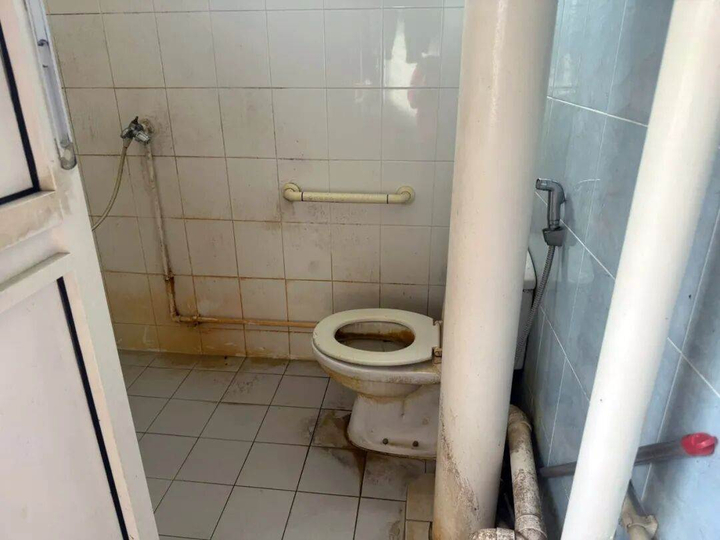 Cảnh sống chen chúc trong căn hộ 'như chuồng heo' ở Singapore gây vỡ mộng- Ảnh 3.