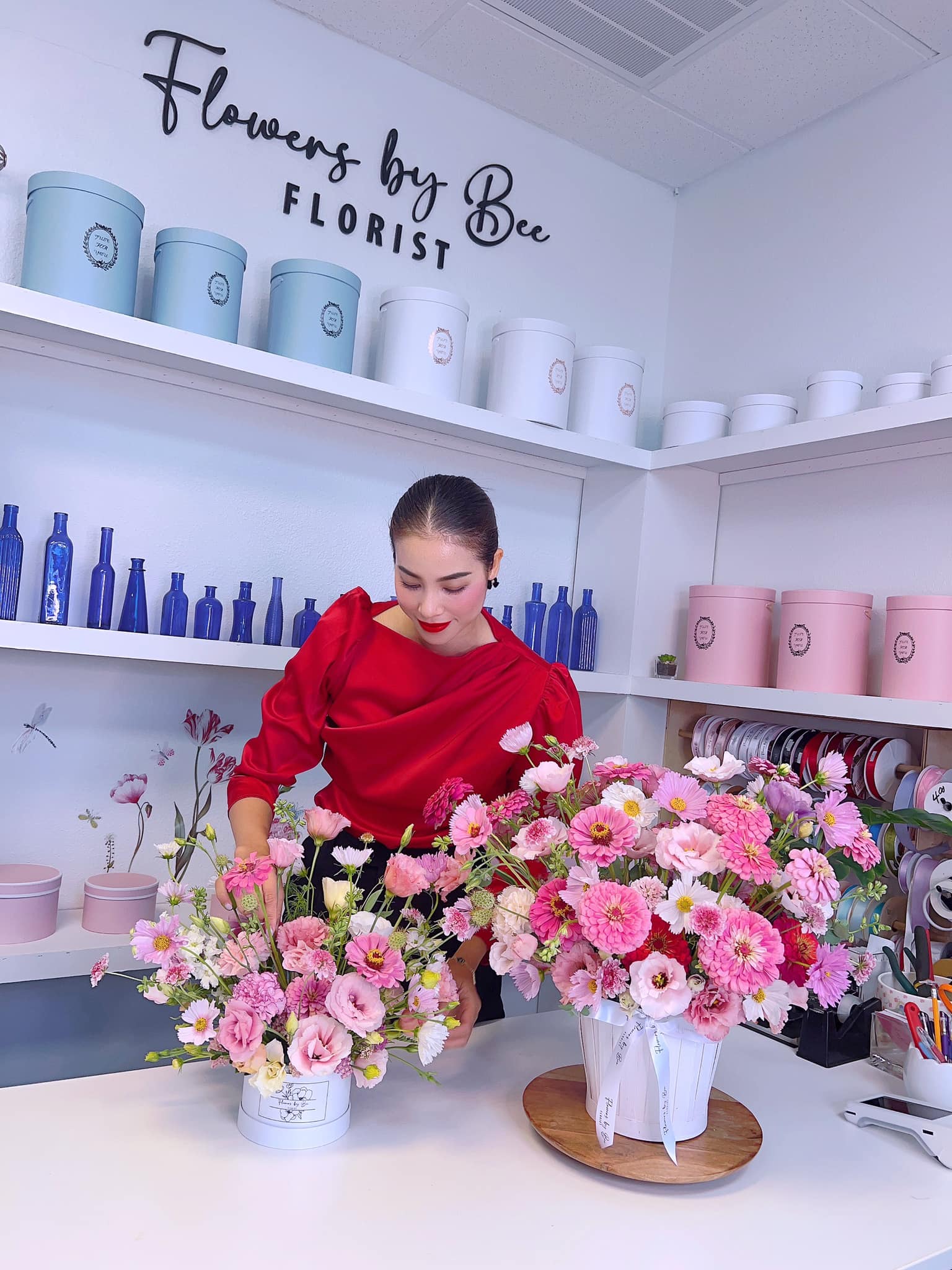 Hoa hậu Việt lấy chồng 6 năm chưa công khai danh tính, tuổi 34 làm chủ tiệm hoa, ở biệt thự 7 phòng- Ảnh 7. Hoa hậu Việt lấy chồng 6 năm chưa công khai danh tính, tuổi 34 làm chủ tiệm hoa, ở biệt thự 7 phòng- Ảnh 7.