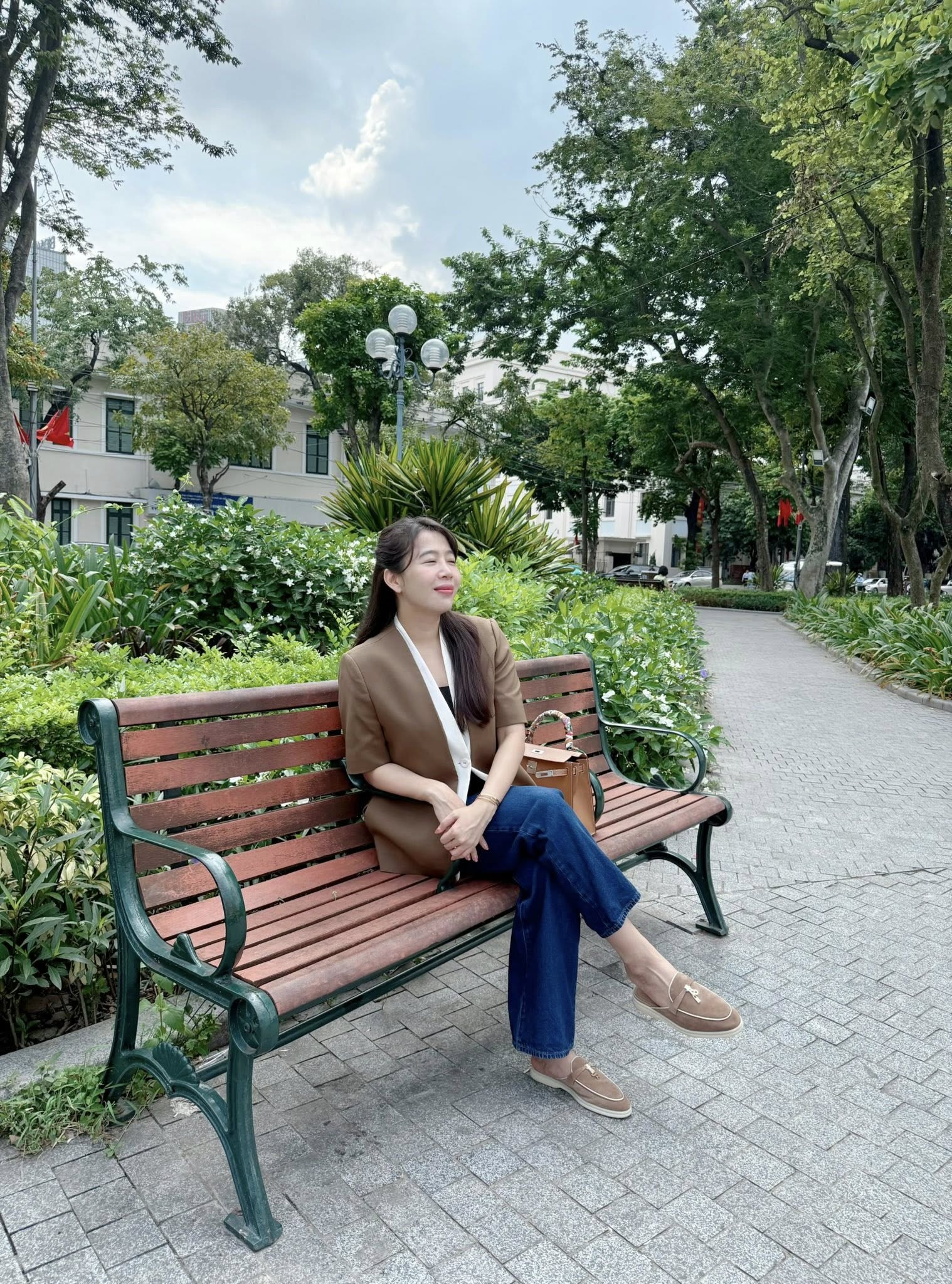 Nữ MC VTV nổi tiếng từ 20 tuổi từng kh&ocirc;ng d&aacute;m xem m&igrave;nh l&ecirc;n s&oacute;ng v&igrave; xấu hổ, giờ l&agrave; thần tượng của Kh&aacute;nh Vy- Ảnh 6.