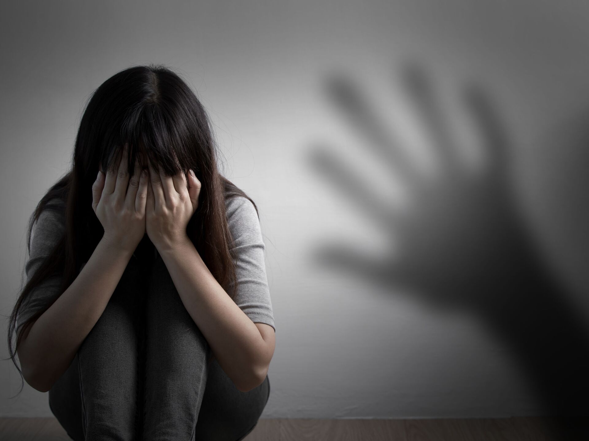 4 câu nói “ám ảnh” của người trầm cảm nhẹ: Khi nụ cười giấu sau là vực thẳm không ai thấy- Ảnh 2. 4 câu nói “ám ảnh” của người trầm cảm nhẹ: Khi nụ cười giấu sau là vực thẳm không ai thấy- Ảnh 2.