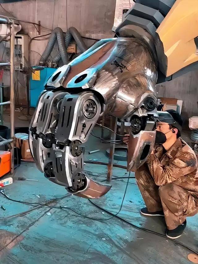 Lại có thêm chuyện không tưởng ở thành phố “một tầng xây ba ngày” ở Trung Quốc: Chỉ có ở trên phim- Ảnh 2. Lại có thêm chuyện không tưởng ở thành phố “một tầng xây ba ngày” ở Trung Quốc: Chỉ có ở trên phim- Ảnh 2.