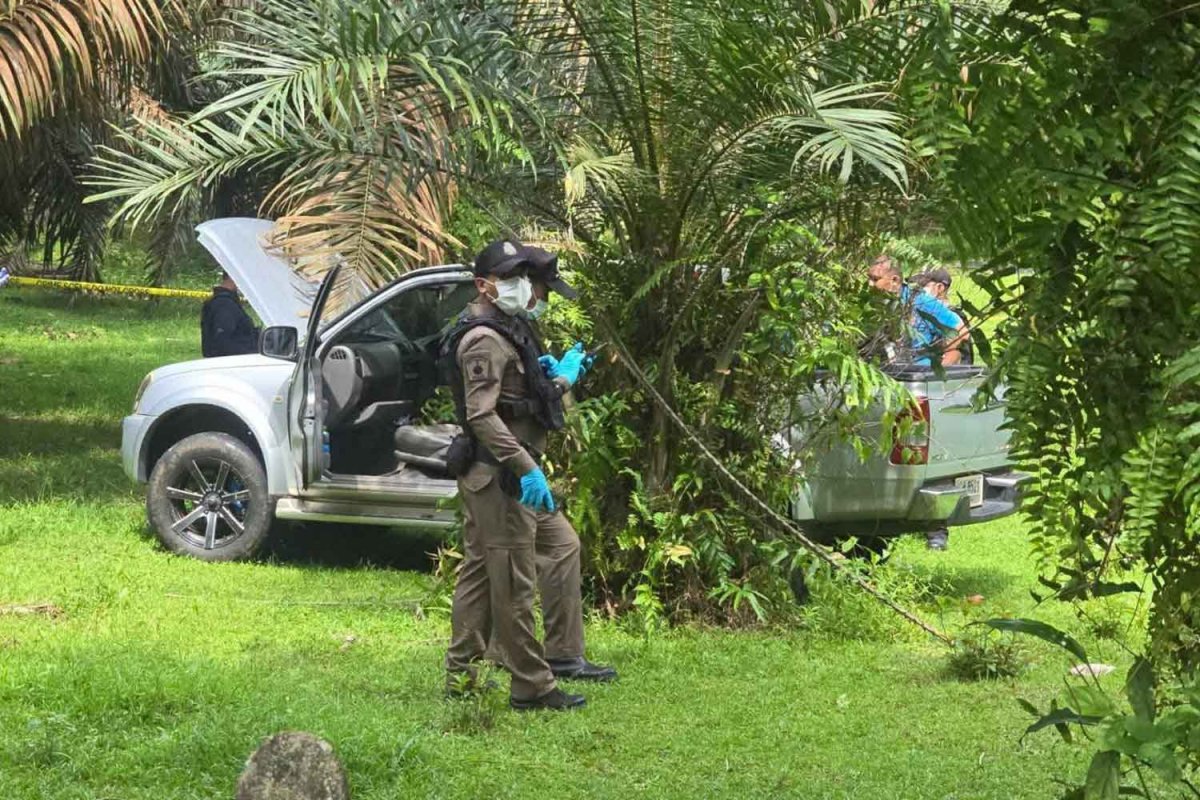 Thái Lan: Cướp tiệm vàng 'để tài trợ cho các hoạt động nổi dậy'- Ảnh 3. Thái Lan: Cướp tiệm vàng 'để tài trợ cho các hoạt động nổi dậy'- Ảnh 3.