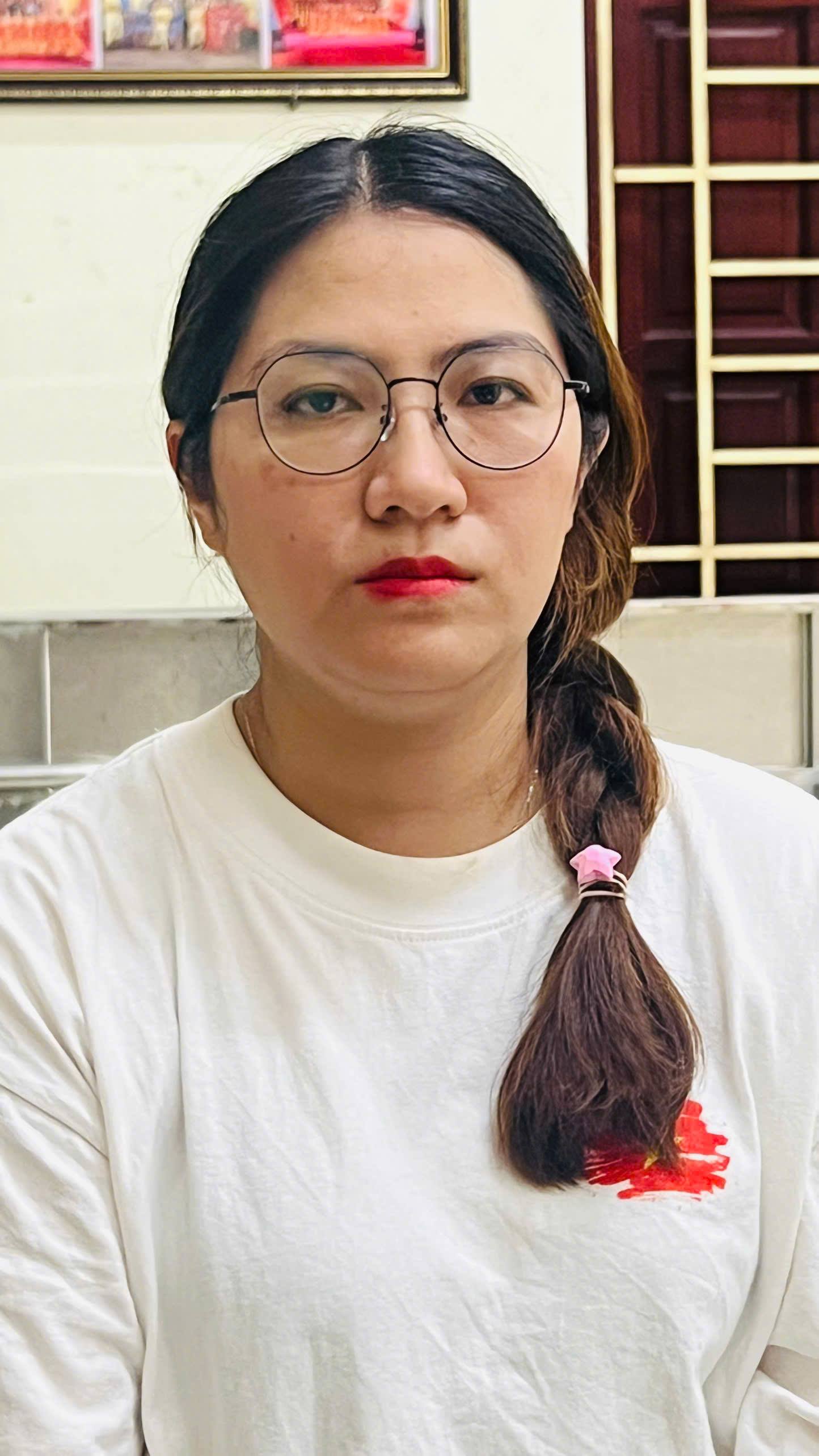 Khám xét chỗ ở, nơi làm việc của Trần Thị Dung - Ảnh 3. Khám xét chỗ ở, nơi làm việc của Trần Thị Dung - Ảnh 3.