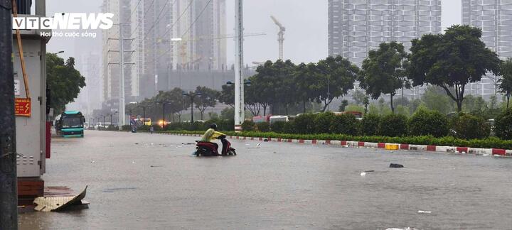 Bao giờ Hà Nội giảm mưa?- Ảnh 1.