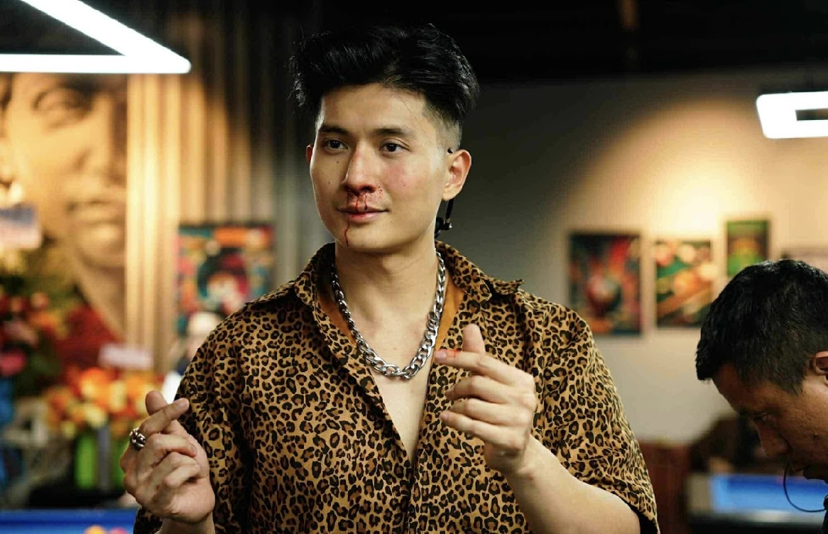 Clip: Lâm Bảo Châu bị tác động vật lý giữa quán bida, phản ứng của Lệ Quyên mới đáng bàn- Ảnh 1.