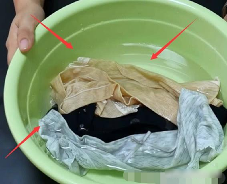 5 Thói Quen Giặt Đồ Lót Còn Bẩn Hơn Không Giặt! Nhiều Người Sai Suốt Mấy Chục Năm- Ảnh 1. 5 Thói Quen Giặt Đồ Lót Còn Bẩn Hơn Không Giặt! Nhiều Người Sai Suốt Mấy Chục Năm- Ảnh 1.