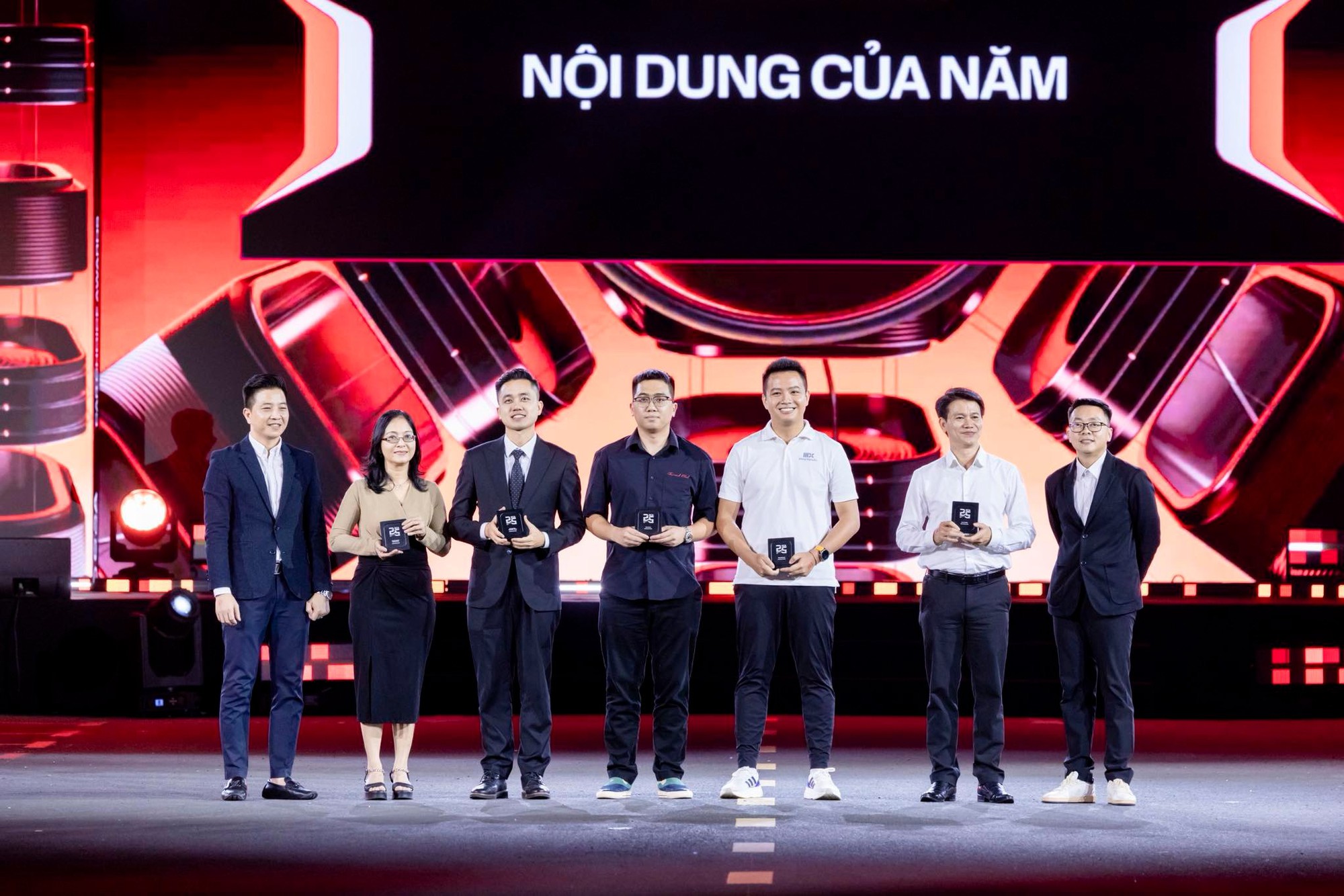 Nhìn lại 3 màn trao giải đậm chất xe của Car Choice Awards 2025: Xe không chỉ được vinh danh mà còn được 'kể chuyện'- Ảnh 14. Nhìn lại 3 màn trao giải đậm chất xe của Car Choice Awards 2025: Xe không chỉ được vinh danh mà còn được 'kể chuyện'- Ảnh 14.
