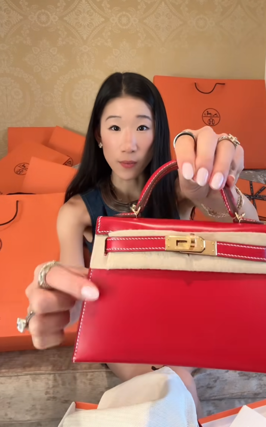 Bức ảnh g&acirc;y sốc của 1 Hoa hậu Việt Nam với nh&acirc;n vật bị 