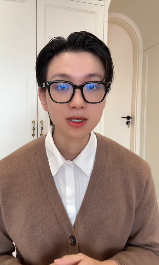 Ồn ào quanh Ồn ào quanh