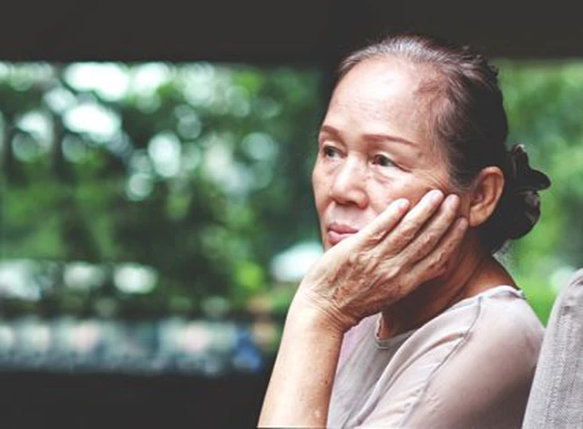 Đừng như tôi: Tuổi 60 mới hiểu lương hưu không đủ, chẳng còn kịp để dành cho tuổi già- Ảnh 1.