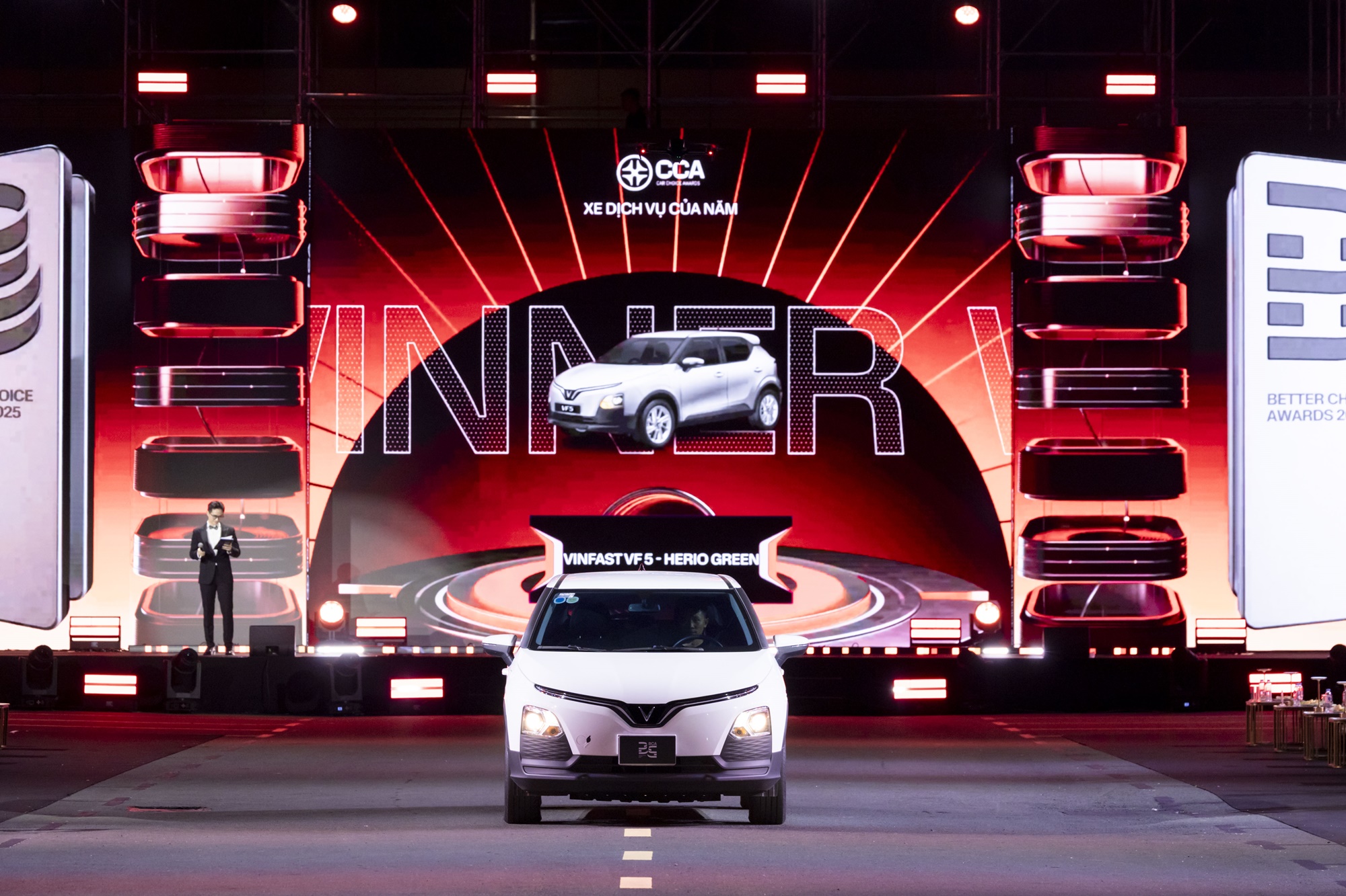 Nhìn lại 3 màn trao giải đậm chất xe của Car Choice Awards 2025: Xe không chỉ được vinh danh mà còn được 'kể chuyện'- Ảnh 11. Nhìn lại 3 màn trao giải đậm chất xe của Car Choice Awards 2025: Xe không chỉ được vinh danh mà còn được 'kể chuyện'- Ảnh 11.