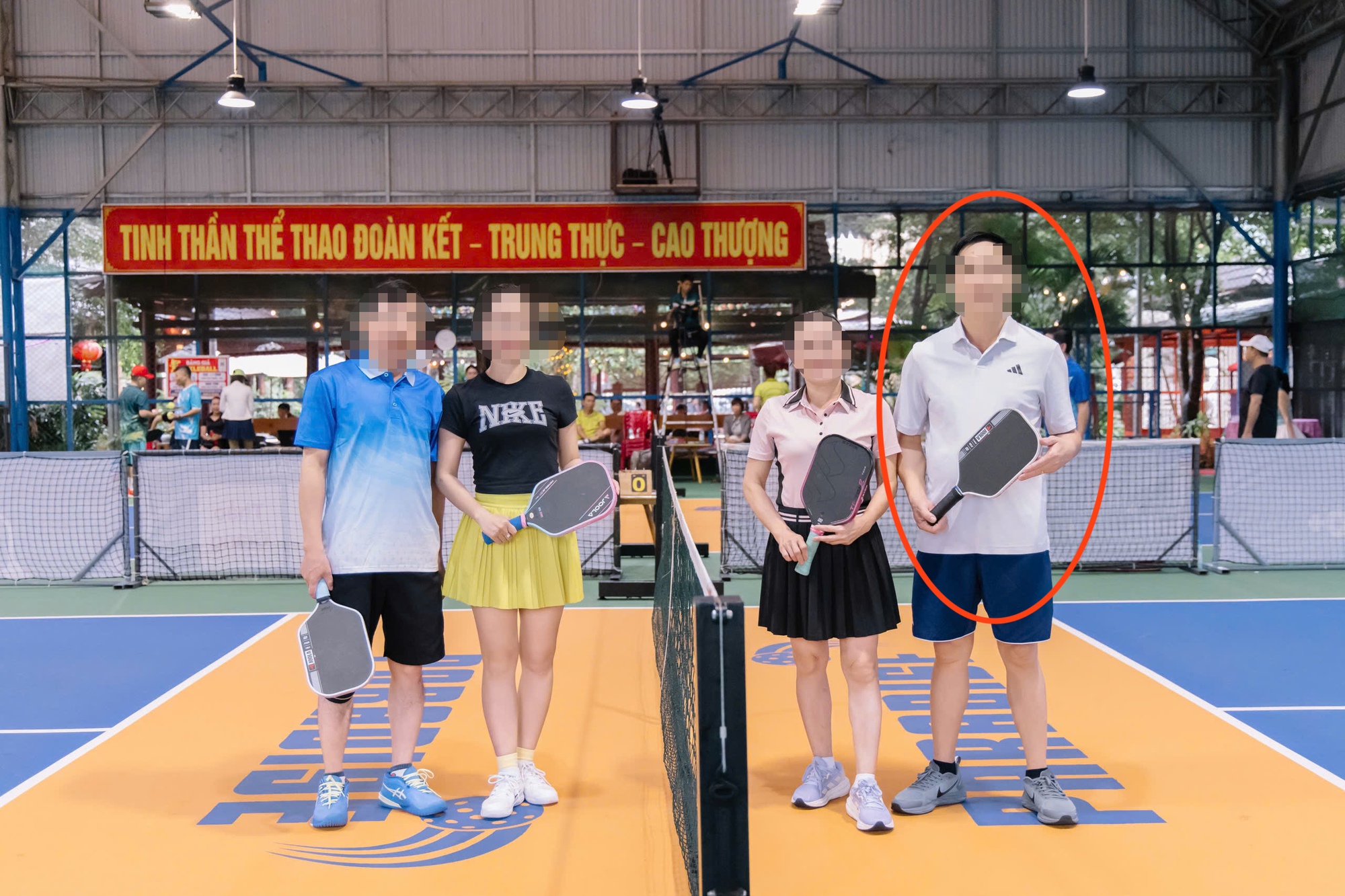Bị tố nghỉ học bồi dưỡng đi đánh giải "Pickleball tình yêu U90+", bí thư xã nói gì?- Ảnh 1. Bị tố nghỉ học bồi dưỡng đi đánh giải "Pickleball tình yêu U90+", bí thư xã nói gì?- Ảnh 1.
