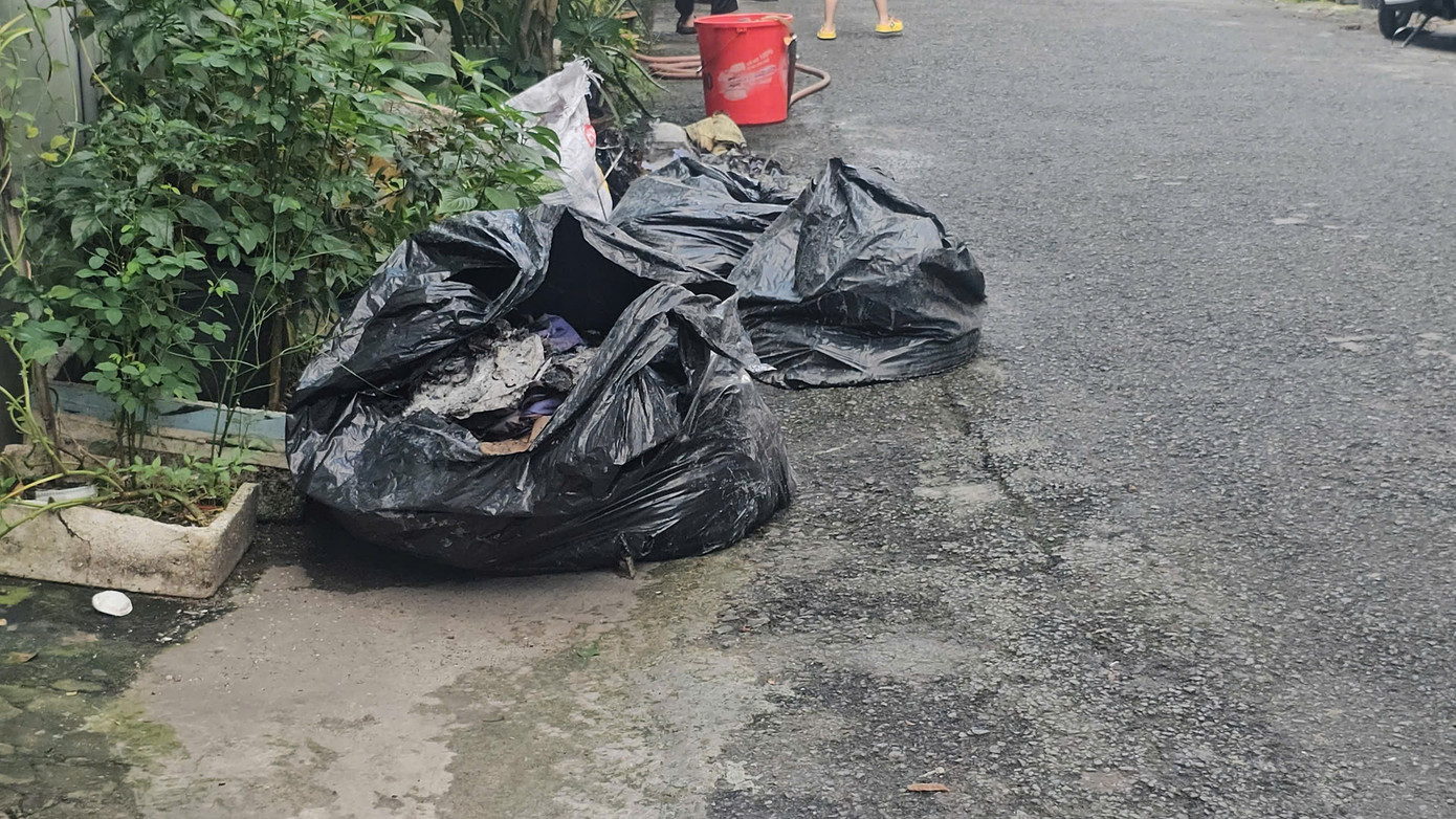 Cháy nhà trong đêm, hàng xóm phá cửa cứu hai mẹ con- Ảnh 2.