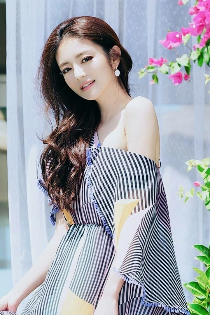 Phương Oanh bị tấn công- Ảnh 6. Phương Oanh bị tấn công- Ảnh 6.