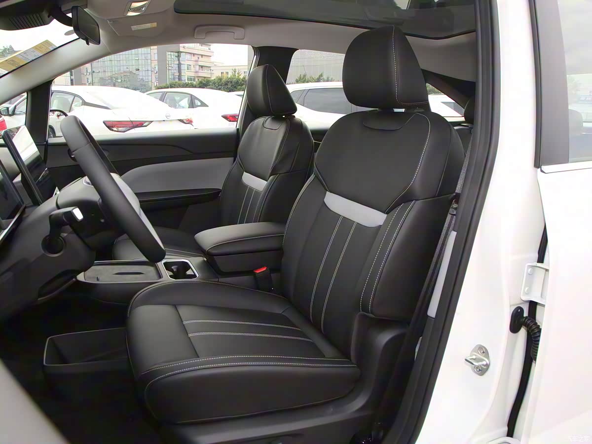 '&Ocirc;ng tr&ugrave;m' xe tải tại Việt Nam ra mắt SUV ngang cỡ Honda CR-V: đi H&agrave; Nội-Quảng B&igrave;nh chỉ trong 1 lần sạc, gi&aacute; chưa tới 500 triệu đồng- Ảnh 6.