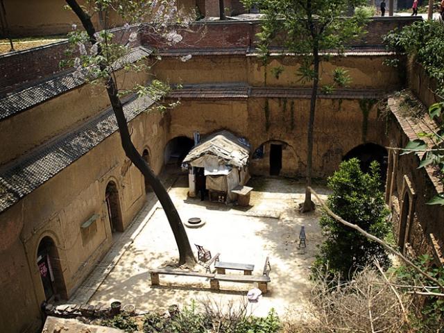 B&ecirc;n trong 10.000 ng&ocirc;i nh&agrave; nằm s&acirc;u dưới 7m đất: Đẳng cấp Trung Quốc, đời người phải thấy qua một lần- Ảnh 7.