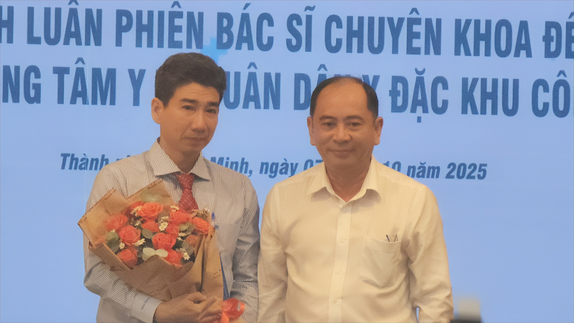 Bác sĩ bật khóc nhắc lại quá trình công tác tại Côn Đảo- Ảnh 1.