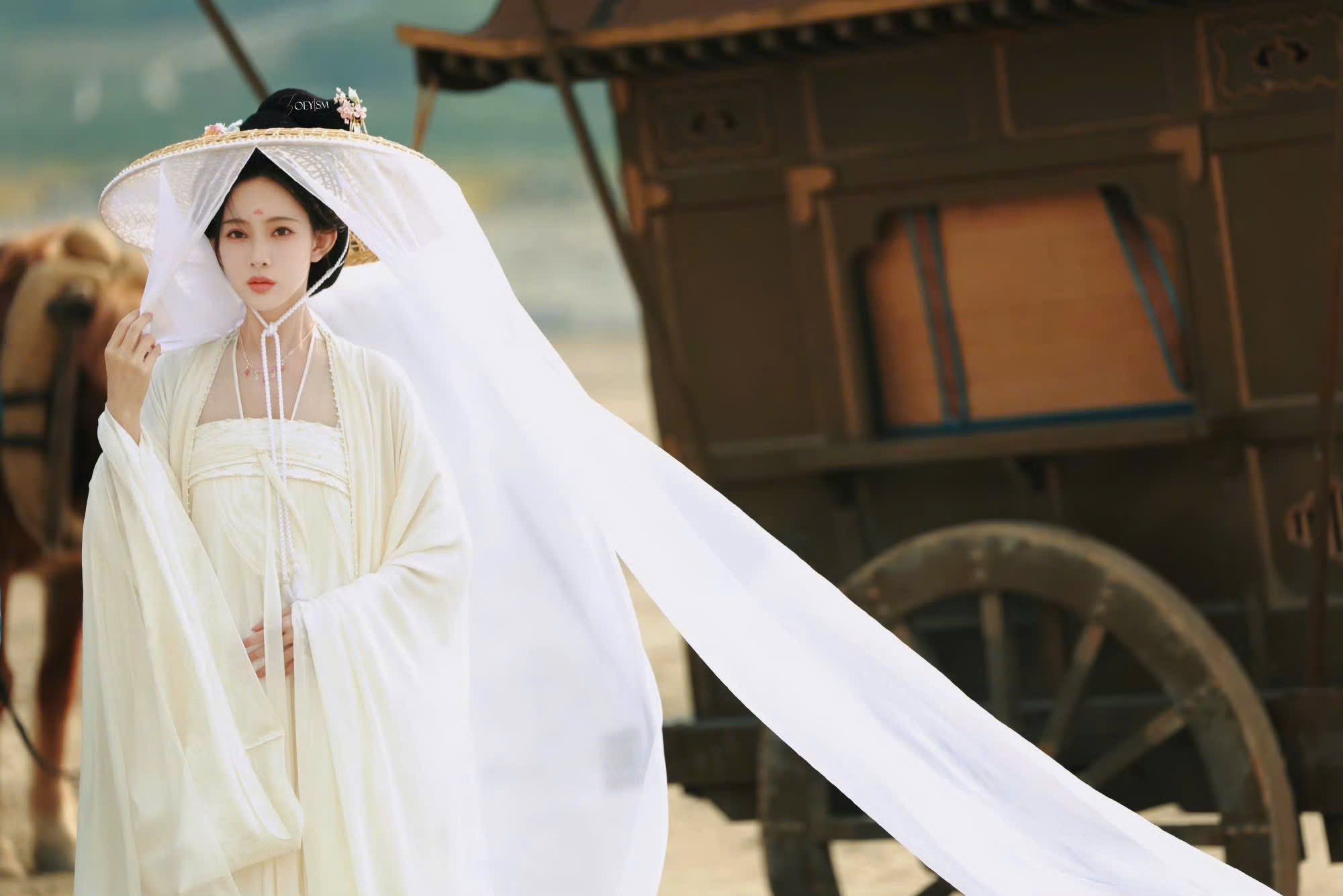 Nơi nào có mỹ nhân này nơi đó là thắng cảnh nhân gian: Nhan sắc như bước ra từ tranh cổ, đến cả gió cũng nâng niu- Ảnh 7.