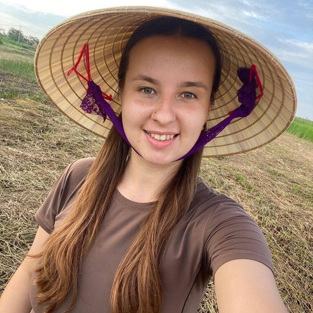 Chồng Thanh Hoá 10 điểm may mắn: Vợ Ukraine lột xác "thành tiên" sau 2 lần sinh nở, xin iPhone 17 "trộm vía" chồng không cho- Ảnh 4.