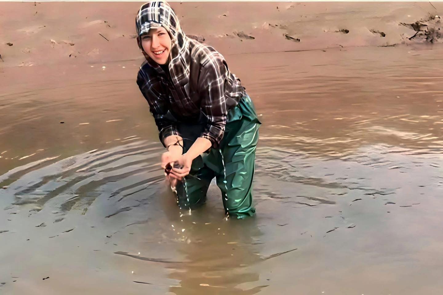 Chồng Thanh Hoá 10 điểm may mắn: Vợ Ukraine lột xác "thành tiên" sau 2 lần sinh nở, xin iPhone 17 "trộm vía" chồng không cho- Ảnh 5.