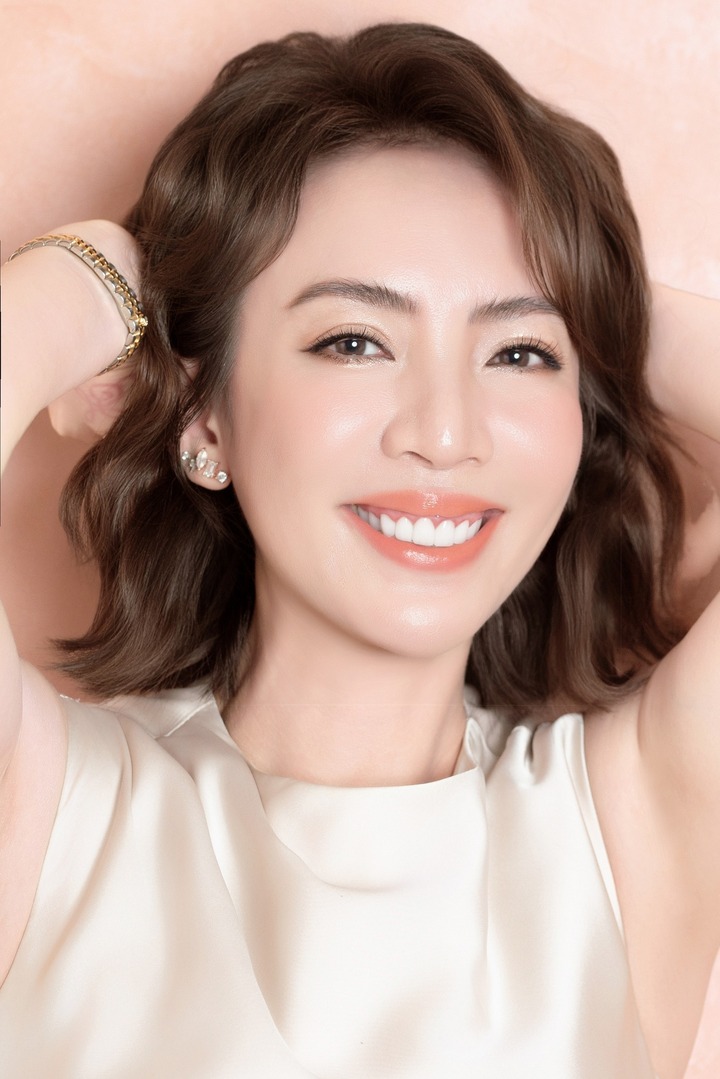 'Hoa hậu làng hài' đi diễn cát-xê 10 nghìn đồng, giờ làm bà chủ, giàu 'nứt vách'- Ảnh 3. 'Hoa hậu làng hài' đi diễn cát-xê 10 nghìn đồng, giờ làm bà chủ, giàu 'nứt vách'- Ảnh 3.