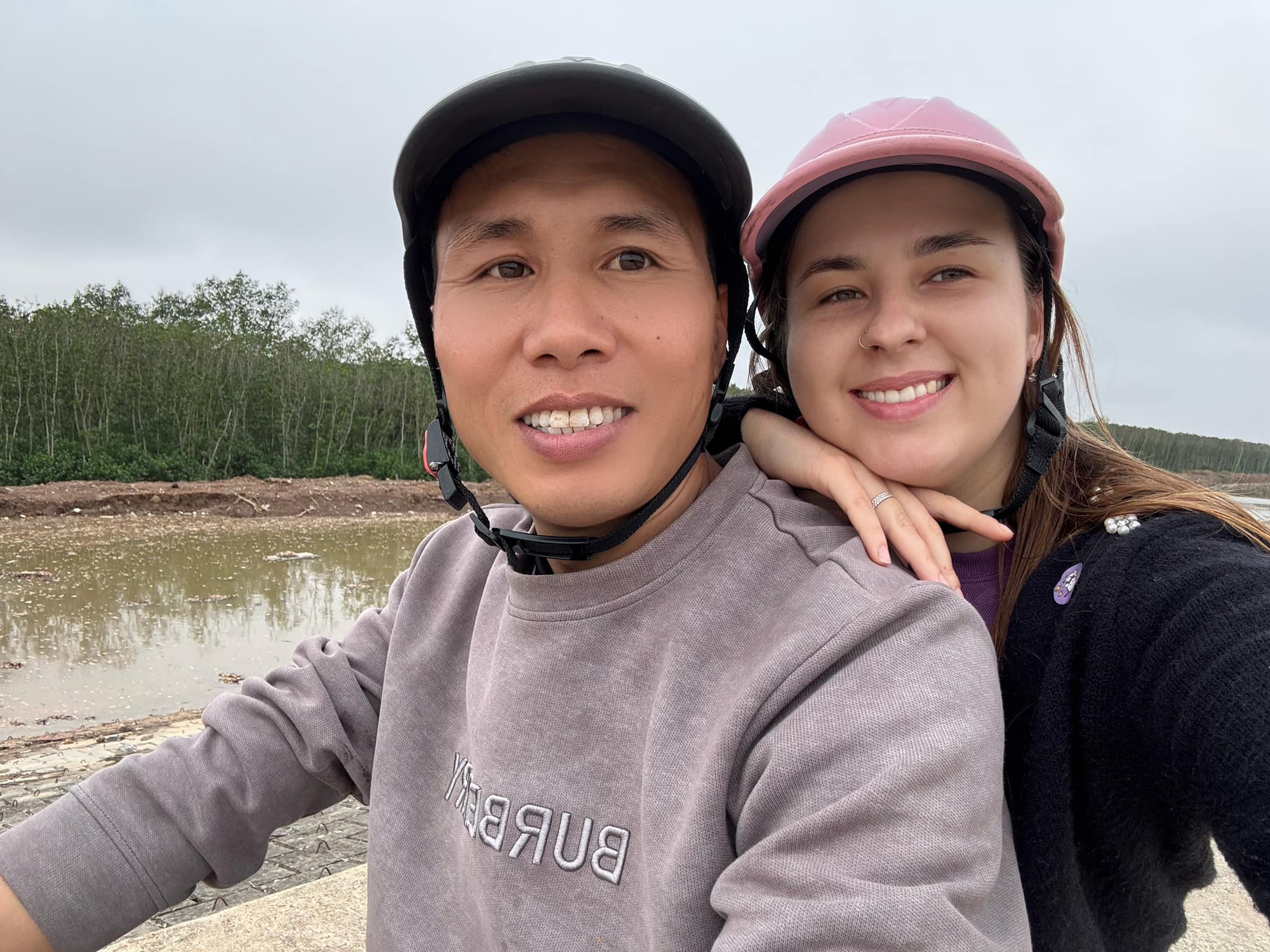 Chồng Thanh Hoá 10 điểm may mắn: Vợ Ukraine lột xác "thành tiên" sau 2 lần sinh nở, xin iPhone 17 "trộm vía" chồng không cho- Ảnh 7.