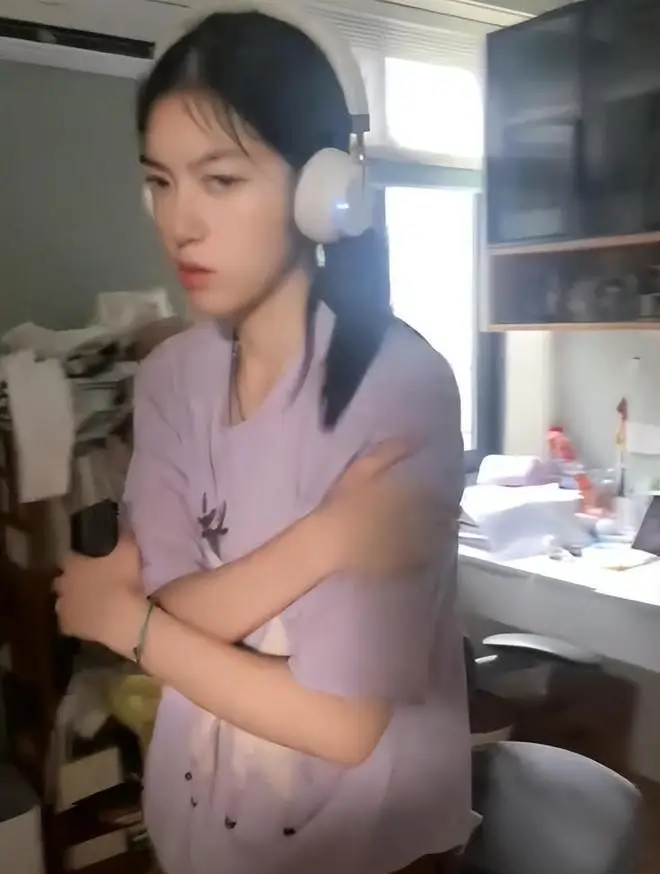 Đăng video con gái lên mạng, người mẹ nhận về loạt chỉ trích: 