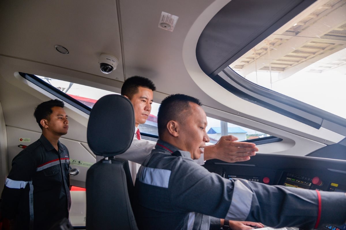 Vận hành đường sắt cao tốc 7,2 tỷ đô do Trung Quốc xây, "hàng xóm Việt Nam" khen quá tốt: Muốn có thêm nữa- Ảnh 2.